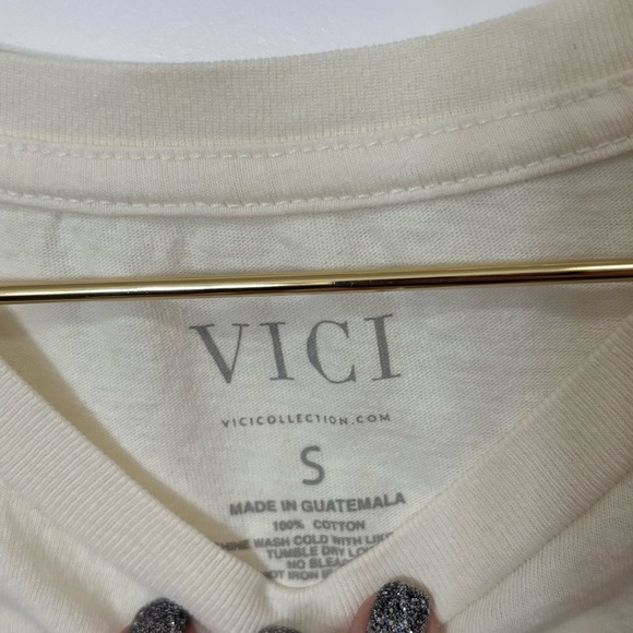 VICI Short Sleeve Saint-Tropez Graphic Tshirt Size Small OffWhite, Teal Blue - Picture 5 of 8